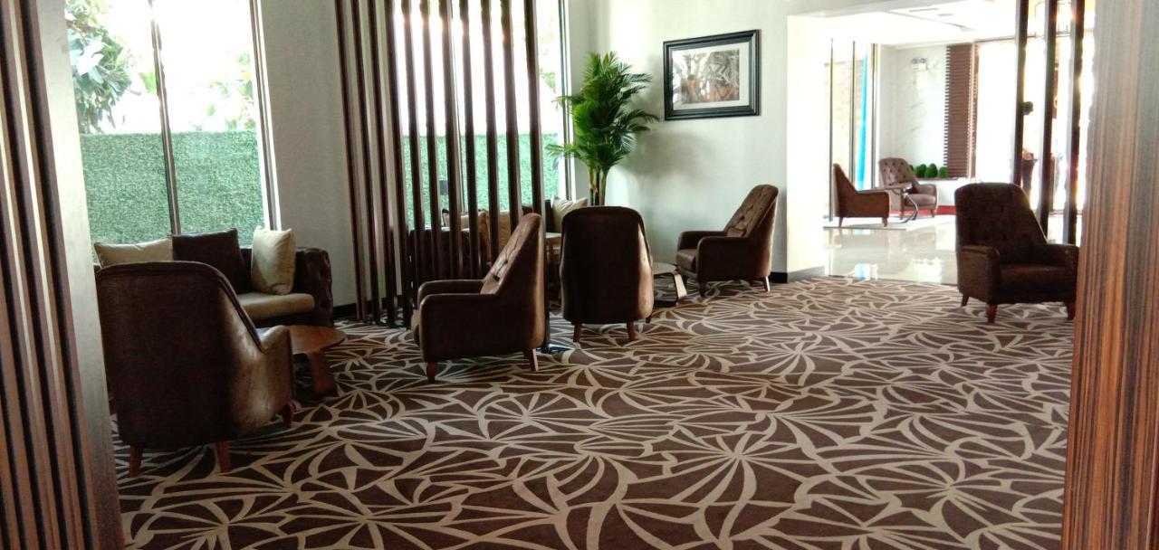 Summerset Continental Hotel By Usuma Mobushipe Exteriér fotografie