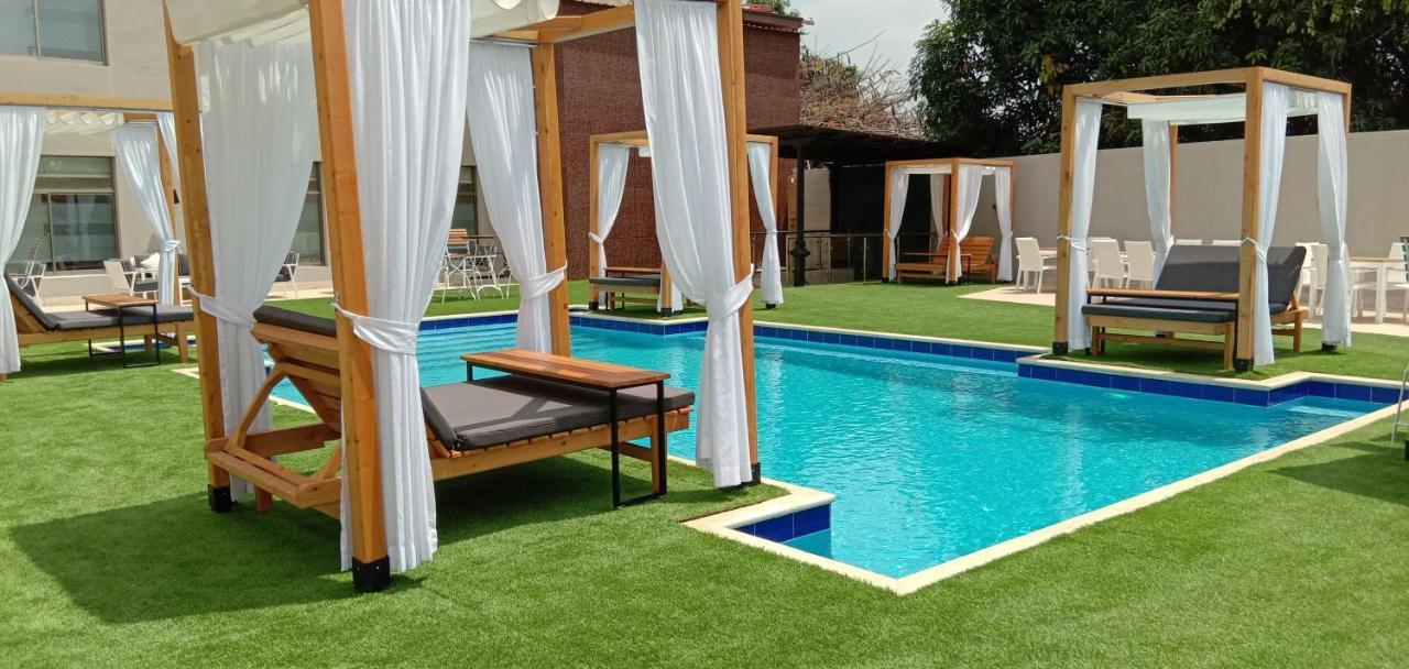 Summerset Continental Hotel By Usuma Mobushipe Exteriér fotografie